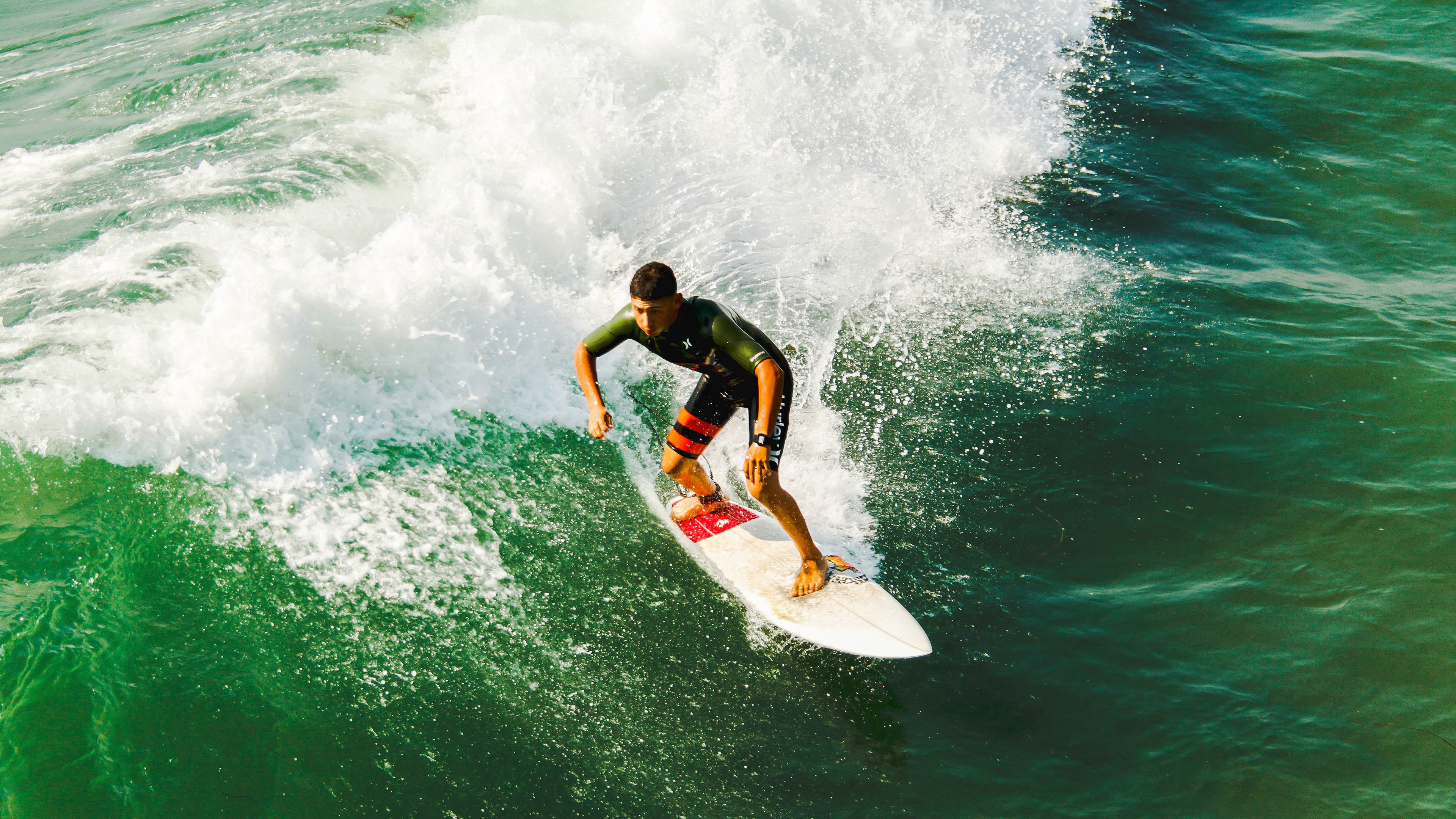 车迷狂欢：现场用各种方式表达对车手的支持与热爱，车迷小说阅读答案